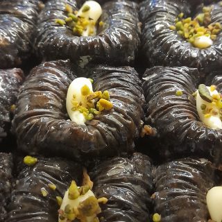 باقلوا نعلی شکلاتی